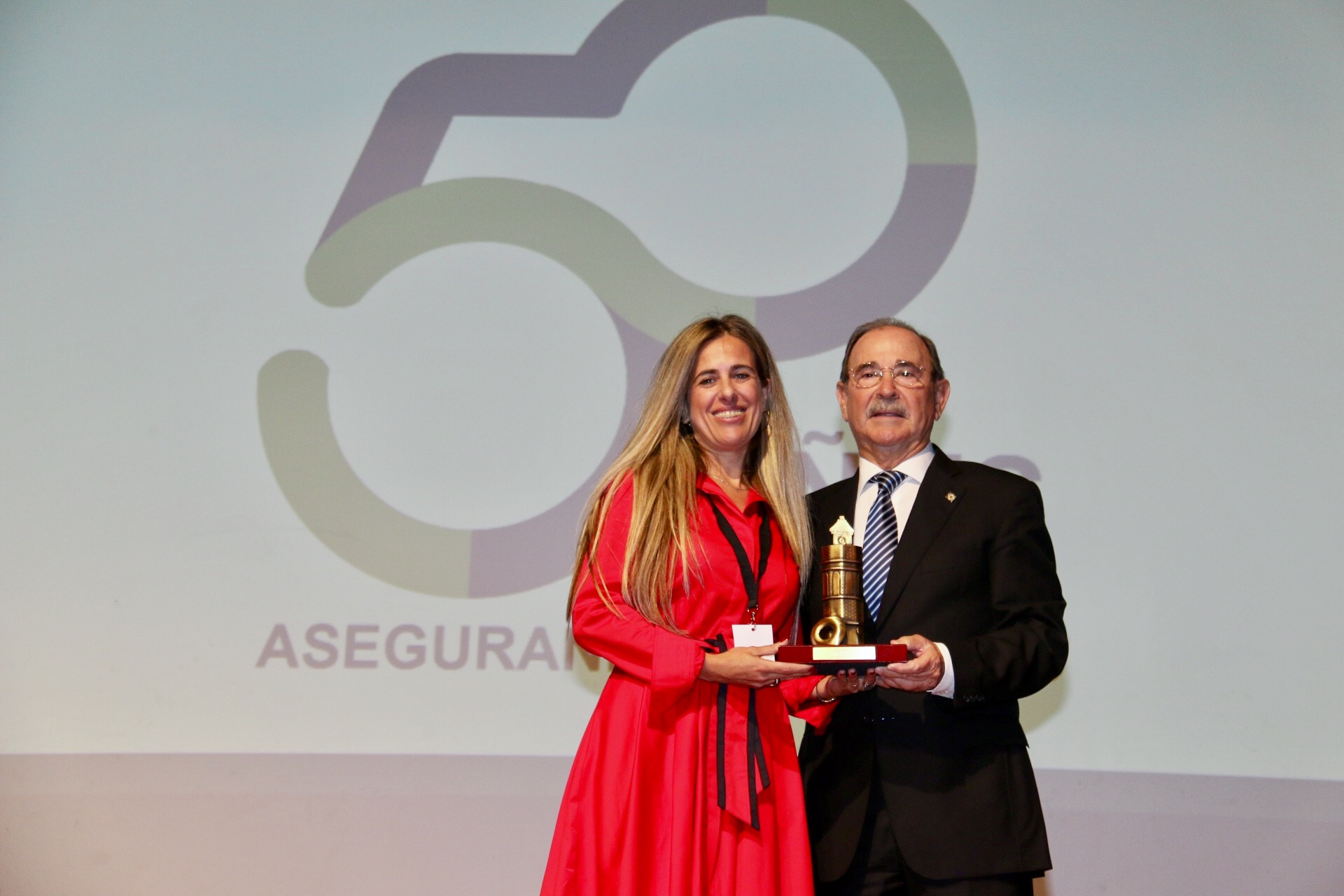 Plus Ultra recibe el Premio Rotllo